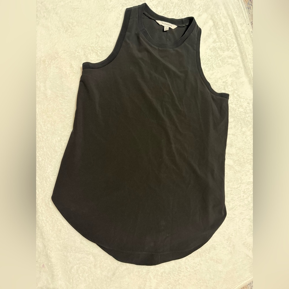 Black Sleeveless Tank Top with Classic Crew Neck